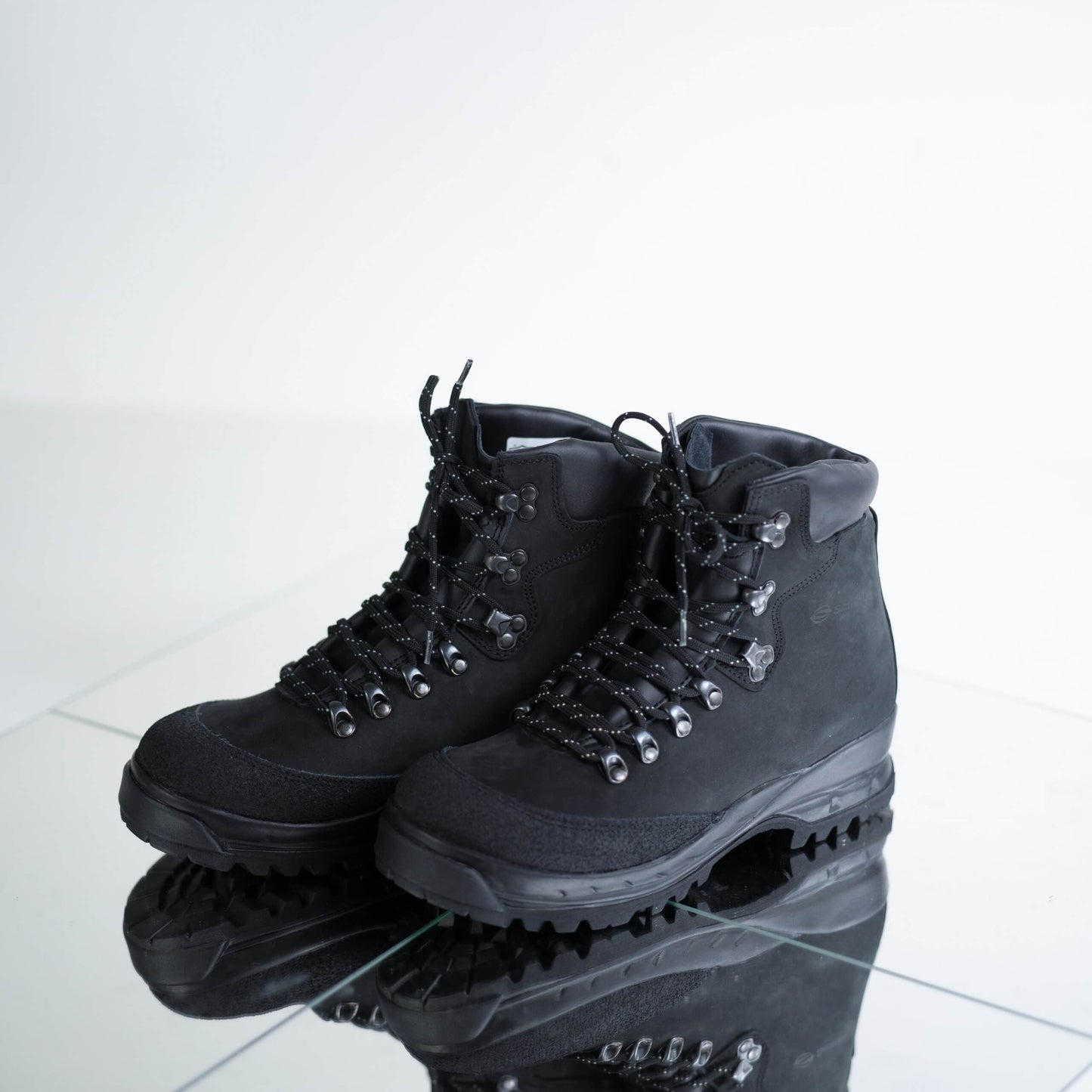 553P Black Hiking Boots - ORÉA PARIS