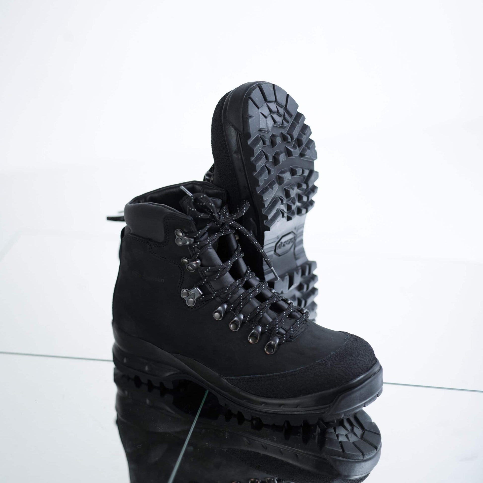 553P Black Hiking Boots - ORÉA PARIS
