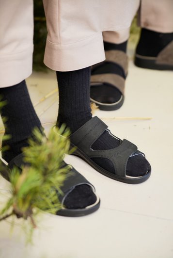 Professional Heel-Cushioned Sandals - Black - ORÉA PARIS