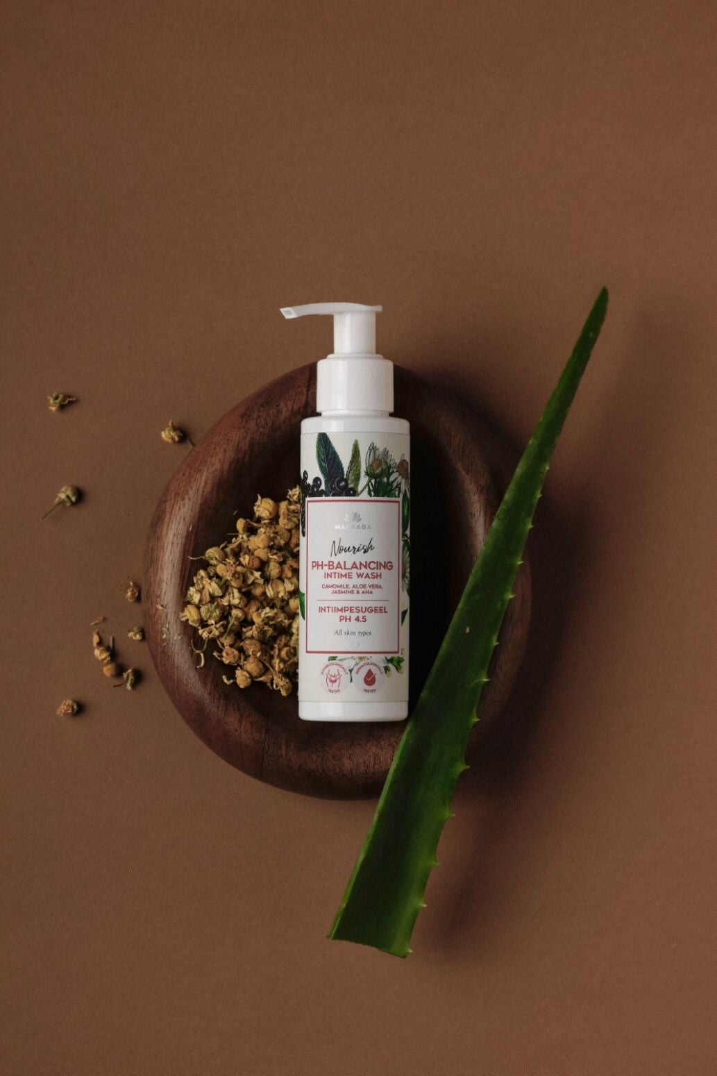 Intimate Wash Gel with Chamomile, Aloe, and AHA, pH 4.5 - ORÉA PARIS