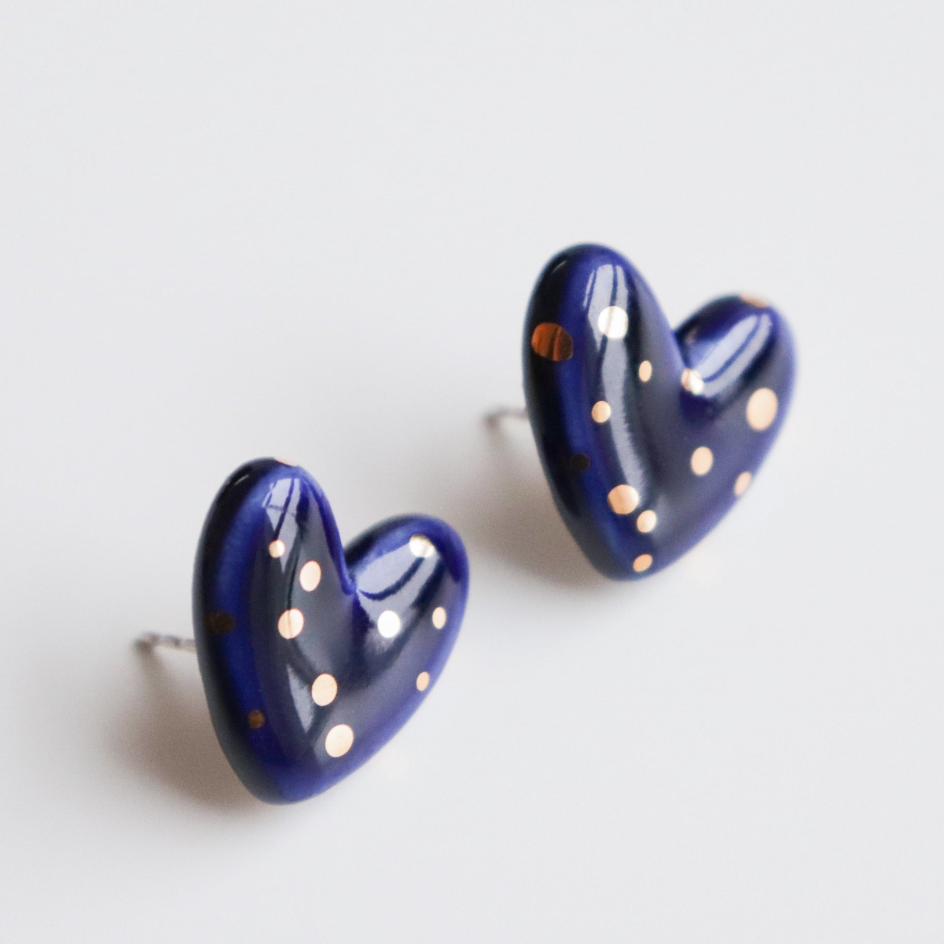 Dotted Porcelain Heart Studs -  Blue - ORÉA PARIS
