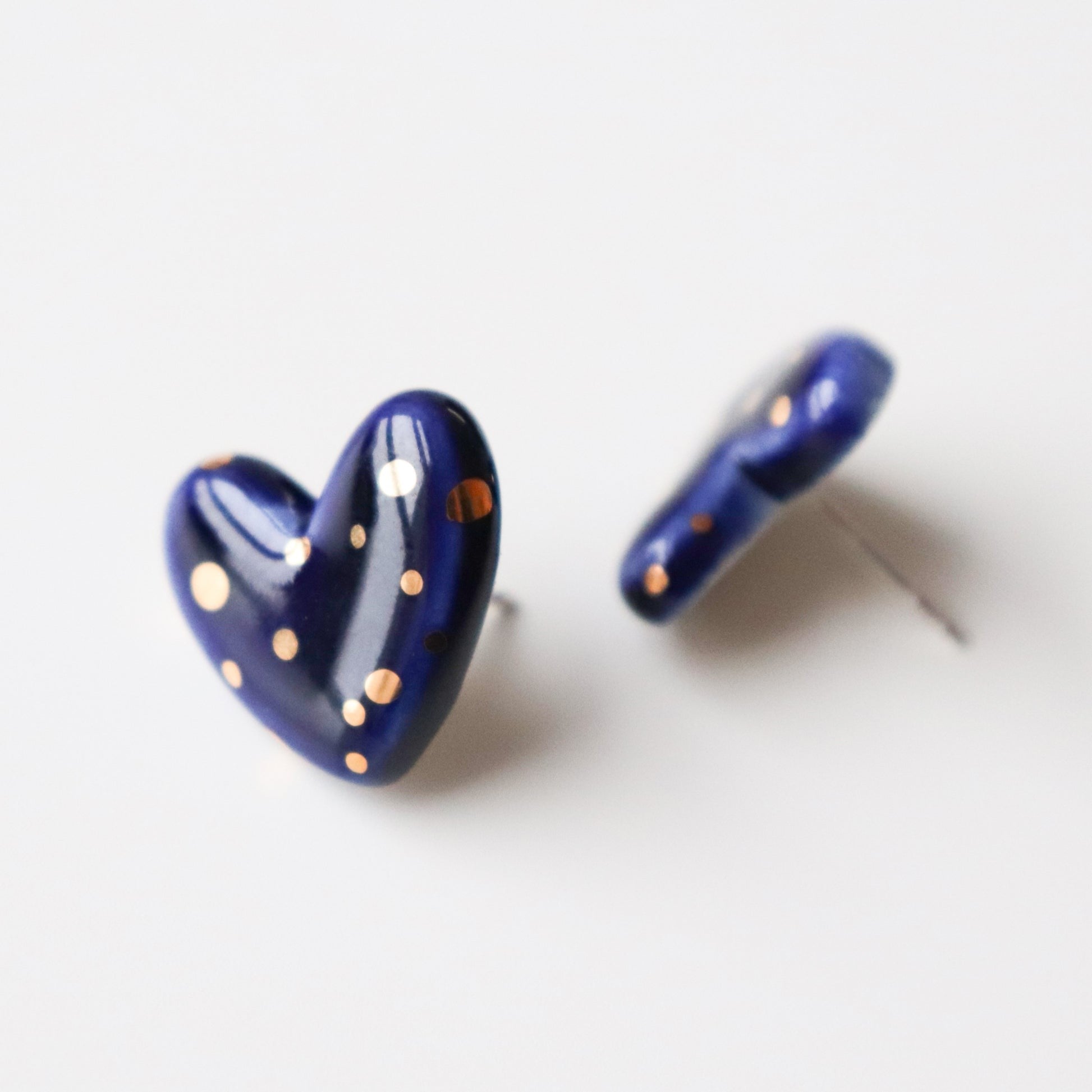 Dotted Porcelain Heart Studs -  Blue - ORÉA PARIS