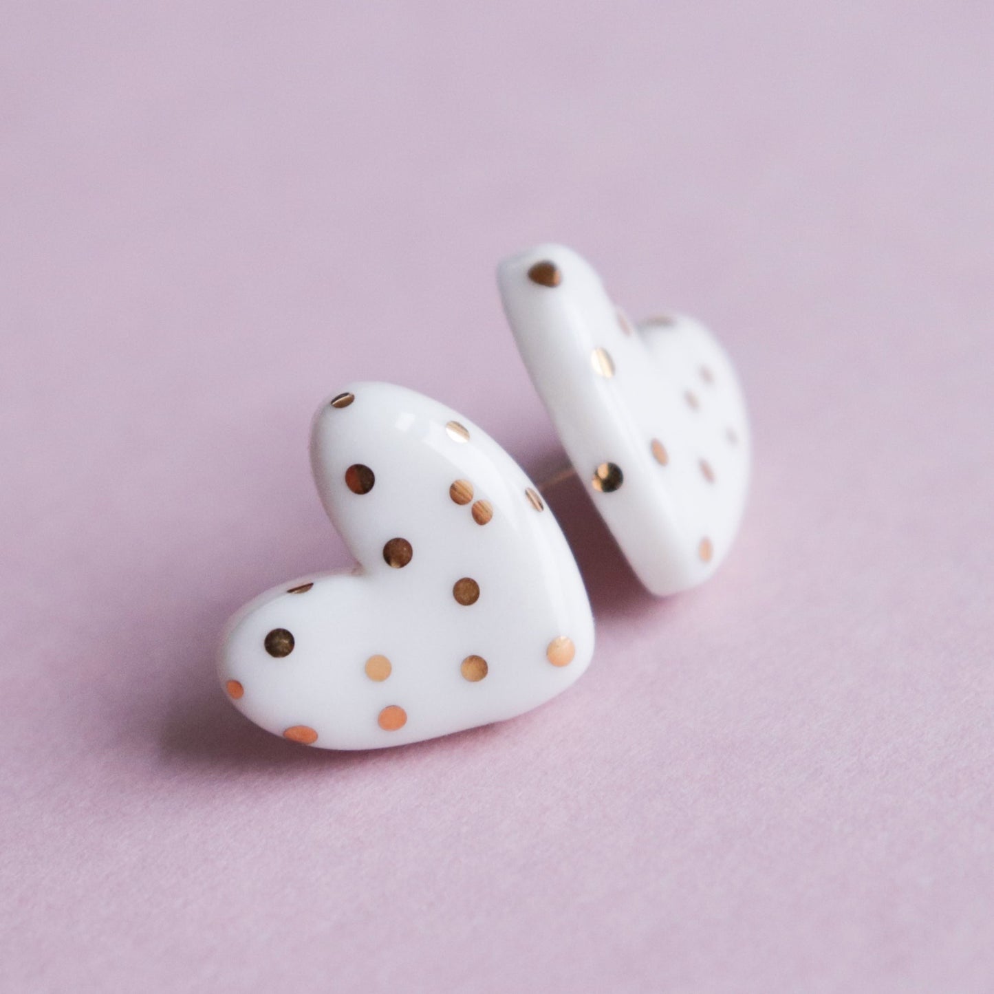 Dotted Porcelain Heart Studs -  White - ORÉA PARIS