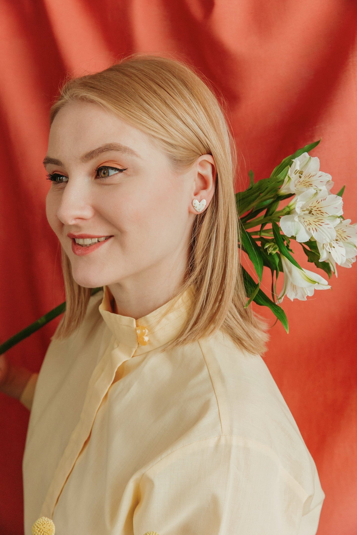 Dotted Porcelain Heart Studs -  White - ORÉA PARIS