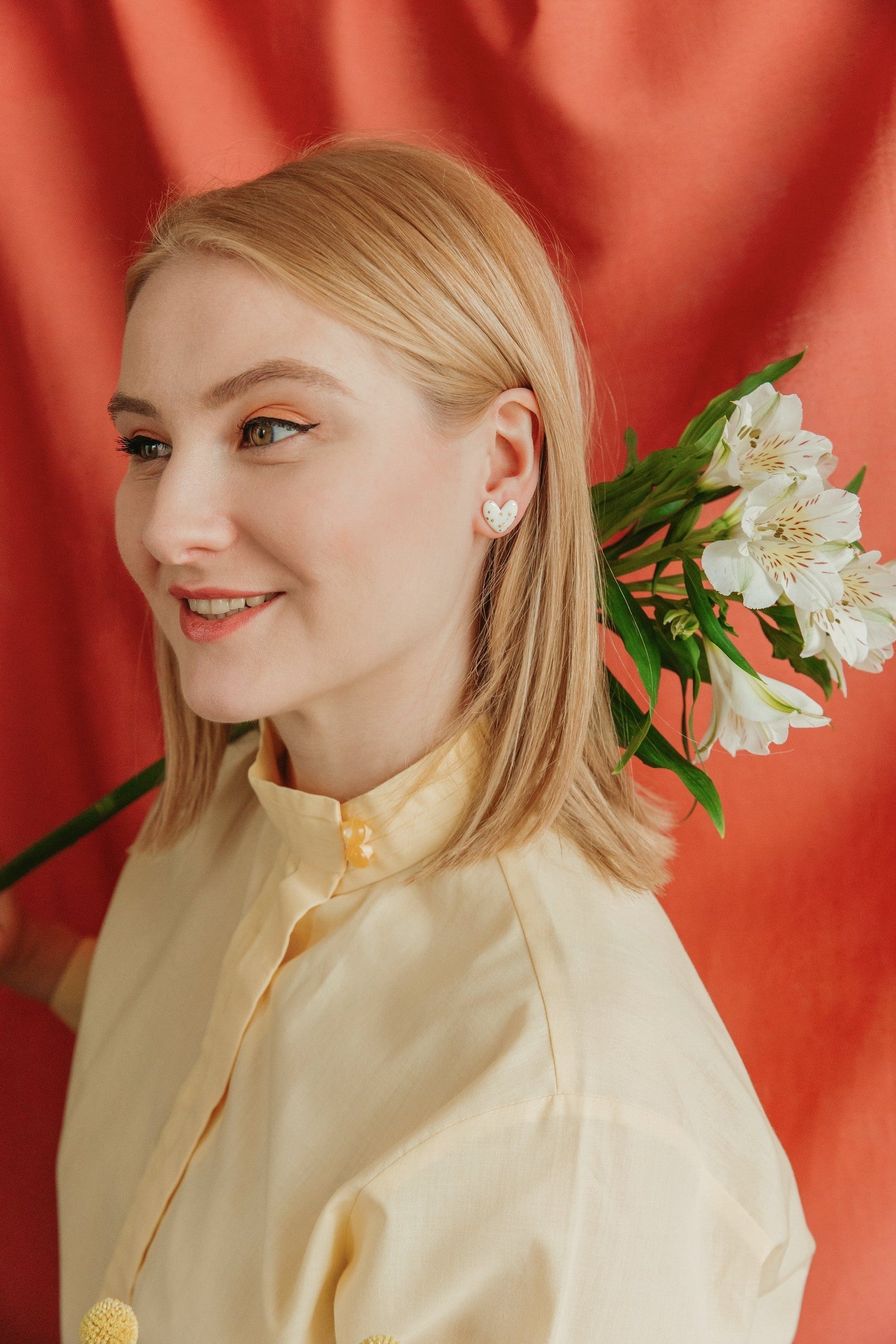 Dotted Porcelain Heart Studs -  White - ORÉA PARIS